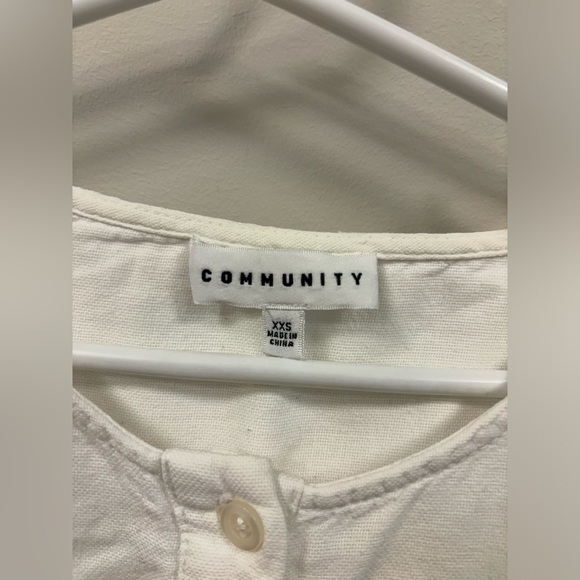 Chemise col rond avec bouton à l’avant - Picture 2 of 7